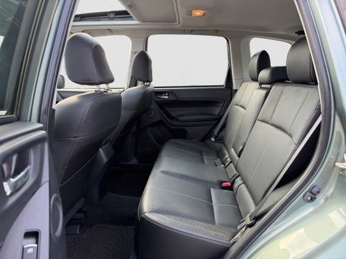 Used 2017 Subaru Forester 2.5i Touring AWD/4WD image 11