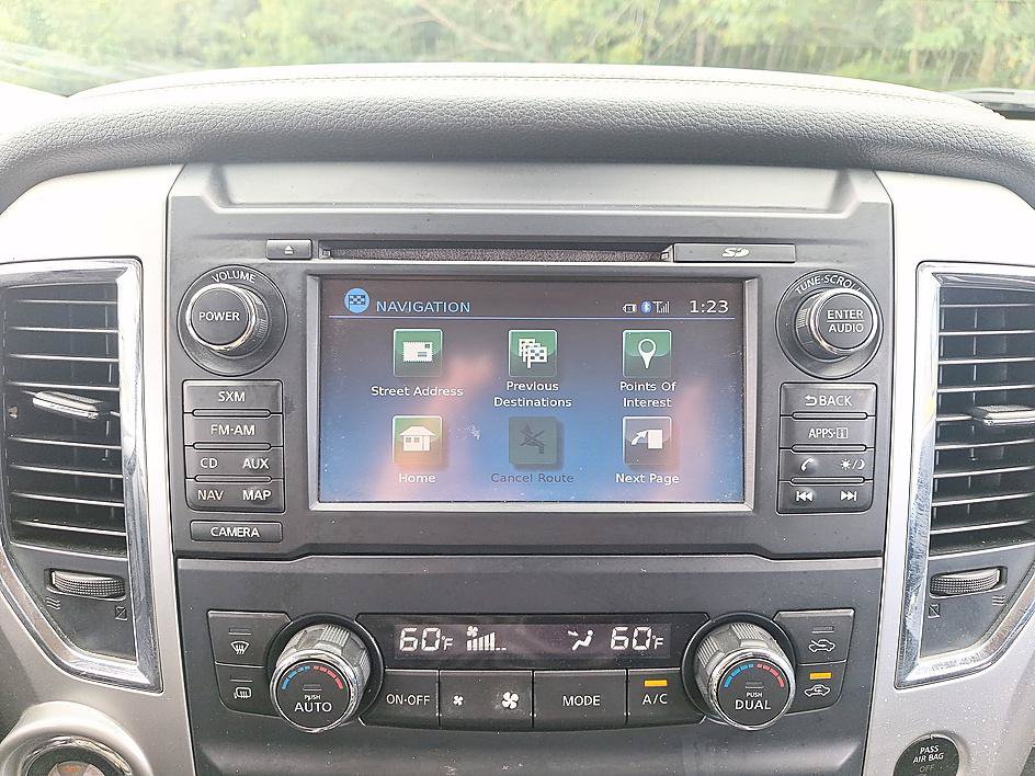 Used 2017 Nissan Titan PRO-4X AWD/4WD image 16