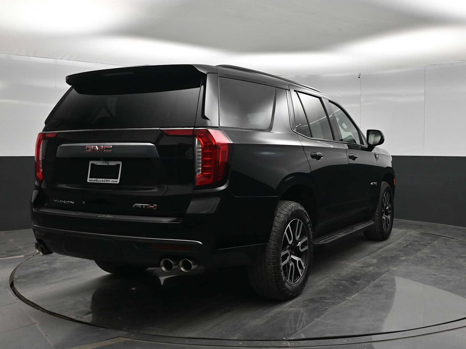 Used 2024 GMC Yukon AT4 AWD/4WD image 6