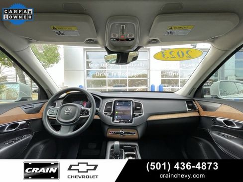 Used 2023 Volvo XC90 B6 Plus image 31