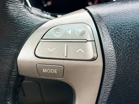 Used 2010 Toyota Highlander SE AWD/4WD image 41