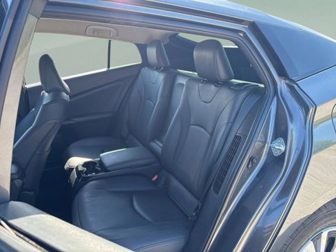 Used 2017 Toyota Prius Prime Advanced w/ Carpet Mat Package FWD image 21