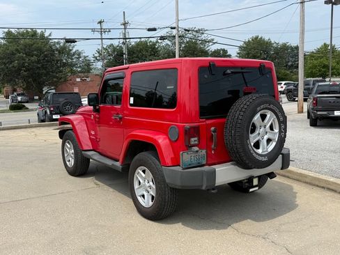 Used 2012 Jeep Wrangler Sahara w/ Connectivity Group AWD/4WD image 8