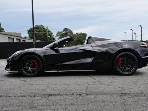 Used 2024 Chevrolet Corvette Z06 w/ Stealth Interior Trim Package RWD image 16