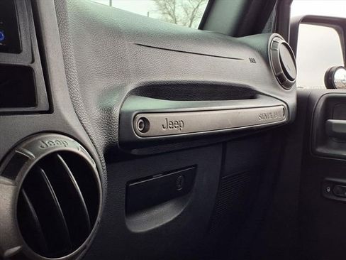 Used 2016 Jeep Wrangler Unlimited Sport w/ Power Convenience Group image 11