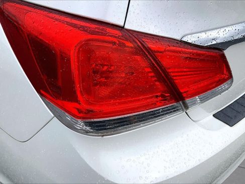 Used 2011 Toyota Avalon Limited FWD image 26