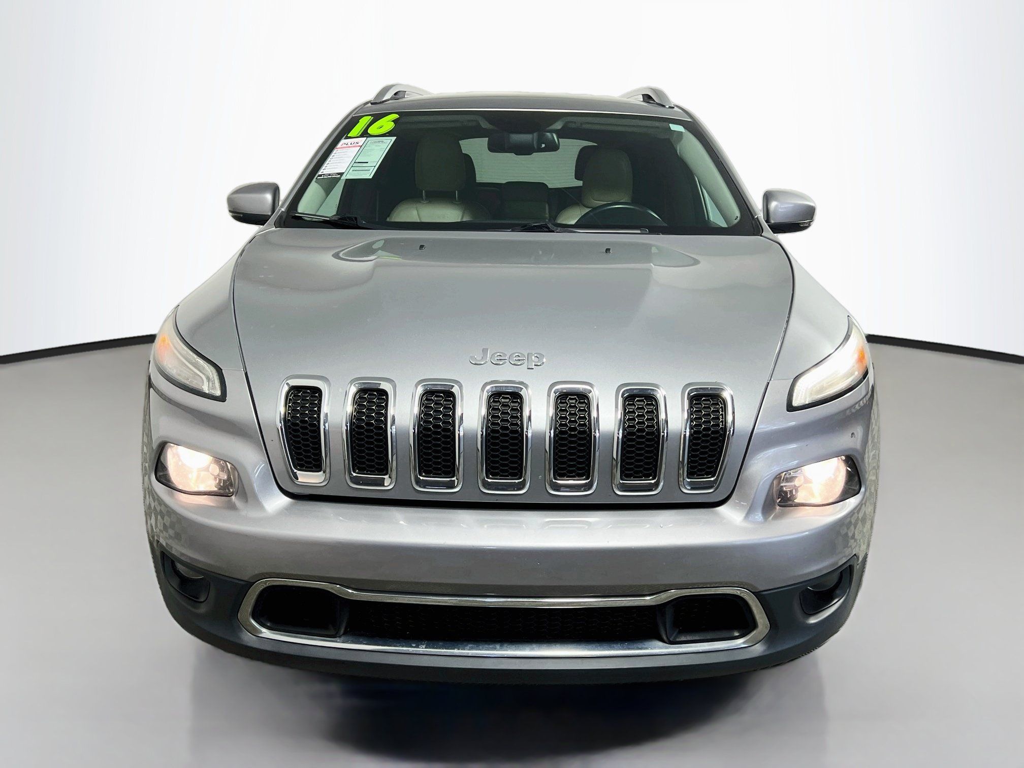 Used 2016 Jeep Cherokee Limited FWD image 11