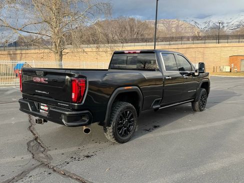 Used 2023 GMC Sierra 3500 Denali w/ Denali Black Diamond Edition image 13