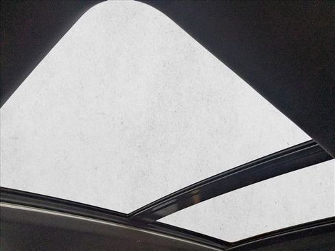 Used 2024 Chevrolet Equinox RS w/ RS Leather Package image 16