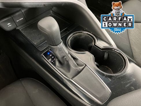 Used 2018 Toyota Camry LE image 28