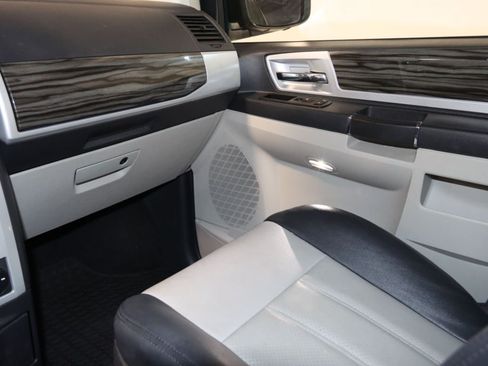 Used 2010 Chrysler Town & Country Touring Plus w/ Premium Group FWD image 49