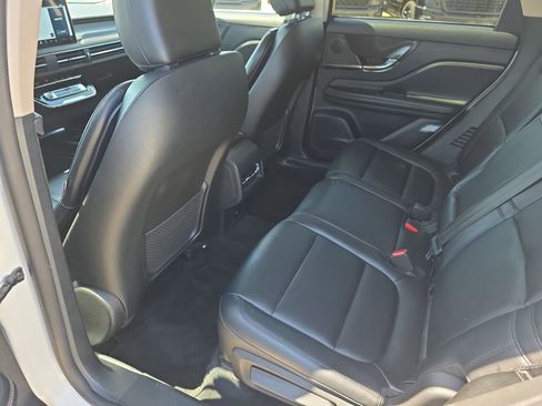 Used 2023 Lincoln Corsair FWD image 27