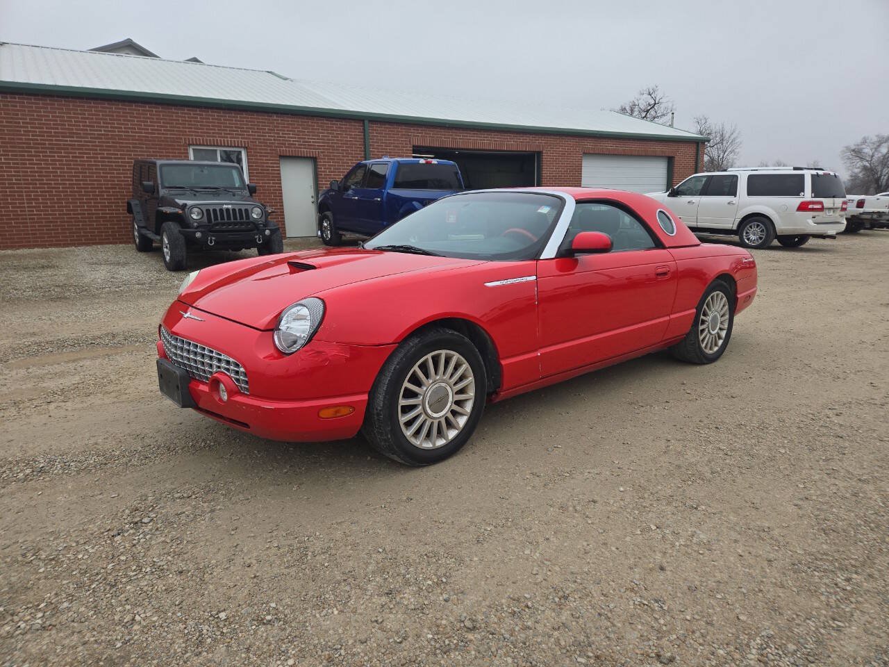 Used 2005 Ford Thunderbird RWD image 10
