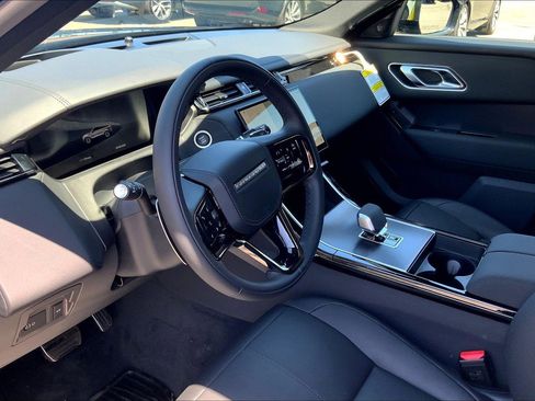 New 2026 Land Rover Range Rover Velar Dynamic SE image 9