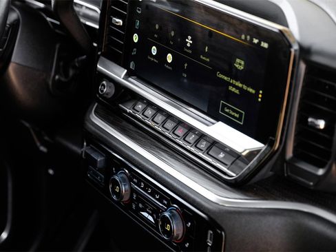 Used 2022 Chevrolet Silverado 1500 LT w/ Z71 Off-Road Package image 22