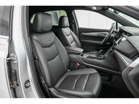 Used 2020 Cadillac XT5 Luxury FWD image 17