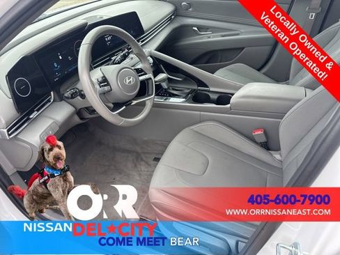 Used 2025 Hyundai Elantra SEL FWD image 13