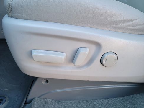 Used 2017 Toyota Sienna XLE w/ XLE Navigation Package image 28