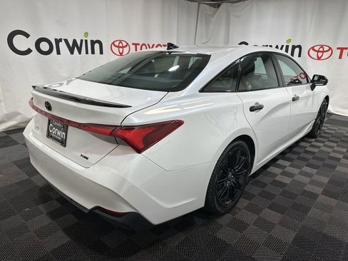 Used 2022 Toyota Avalon XSE image 7