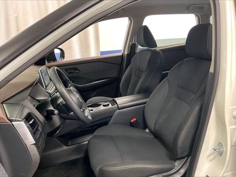 Used 2023 Nissan Rogue S AWD/4WD image 10