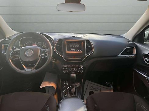 Used 2019 Jeep Cherokee Latitude w/ Popular Appearance Group image 15