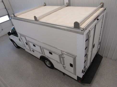 Used 2020 Chevrolet Express 3500 w/ Power Convenience Package image 6