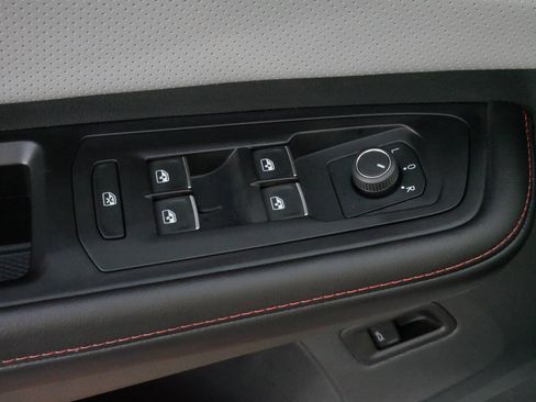 Used 2024 Volkswagen Atlas Peak Edition SEL image 19