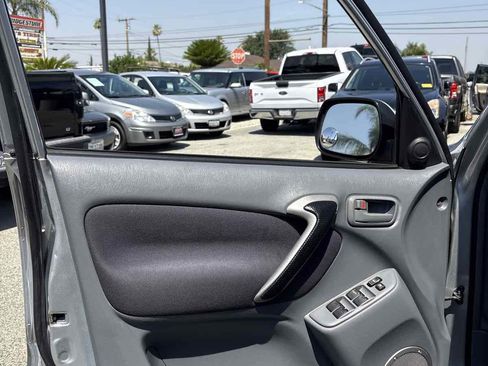 Used 2001 Toyota RAV4 2WD image 6