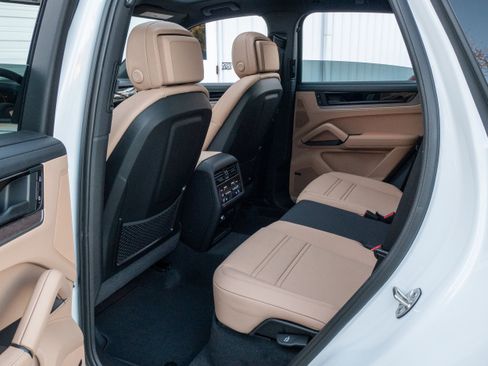 New 2026 Porsche Cayenne AWD/4WD image 37