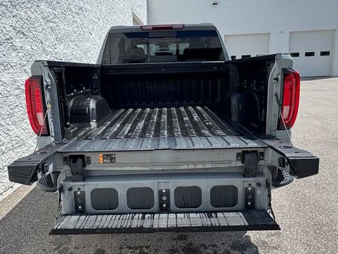 Used 2024 GMC Sierra 1500 AT4 w/ AT4 Premium Package AWD/4WD image 5