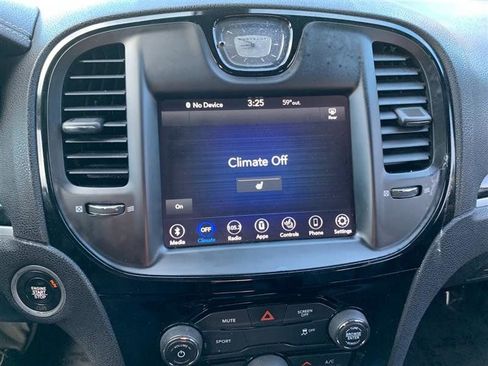 Used 2018 Chrysler 300 S image 28