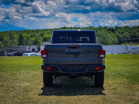 New 2026 Jeep Gladiator Sport AWD/4WD image 4