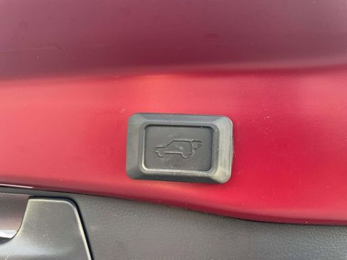 Used 2025 Toyota RAV4 XLE Premium image 49