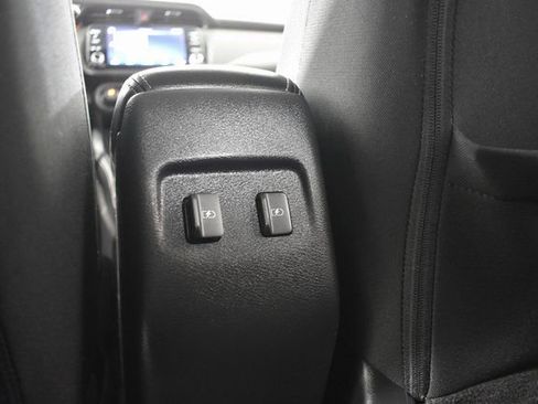 Used 2021 Nissan Kicks SV image 27