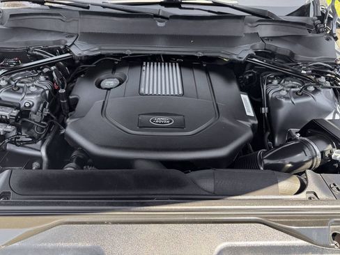 Used 2018 Land Rover Discovery HSE AWD/4WD image 11