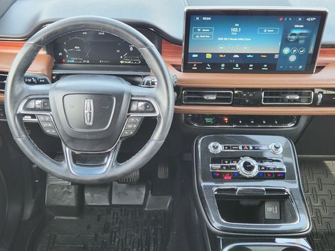 Used 2023 Lincoln Nautilus Reserve image 29