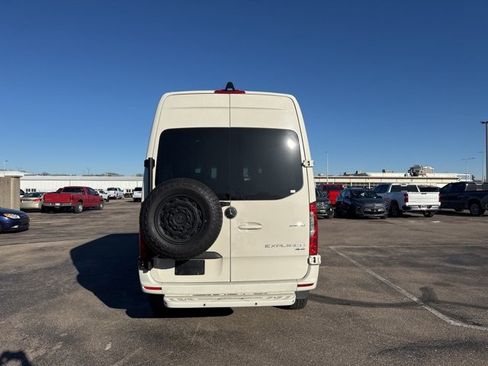 Used 2022 Mercedes-Benz Sprinter 2500 image 6