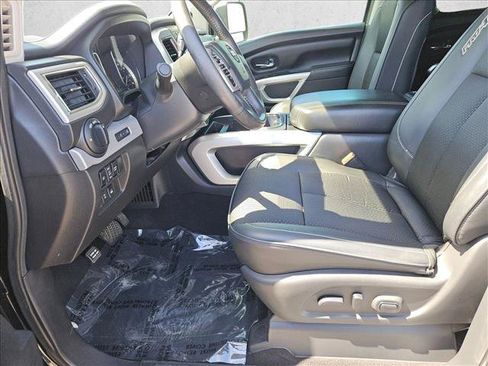 Used 2017 Nissan Titan PRO-4X AWD/4WD image 8