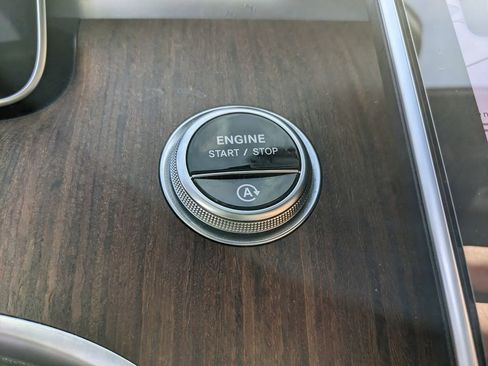 Used 2022 Mercedes-Benz C 300 Sedan image 24