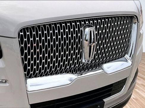 Used 2022 Lincoln Navigator Reserve AWD/4WD image 27