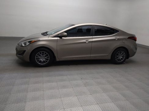 Used 2016 Hyundai Elantra SE image 2