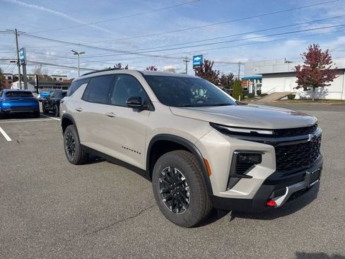 New 2026 Chevrolet Traverse Z71 w/ Enhanced Driving Package AWD/4WD image 7