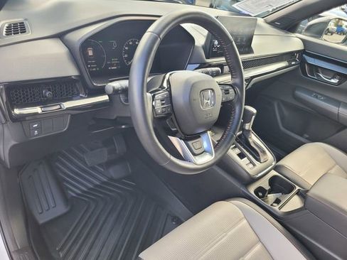 Used 2025 Honda CR-V Sport Touring image 9