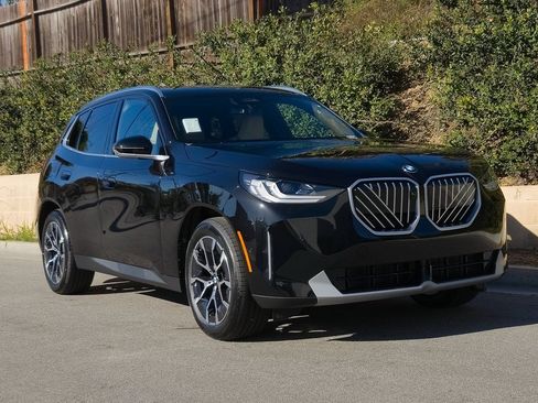 New 2026 BMW X3 xDrive30 w/ Premium Package image 2