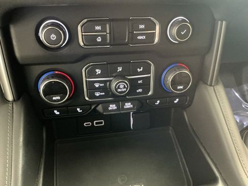 Used 2021 Chevrolet Tahoe LT w/ LT Signature Package image 31