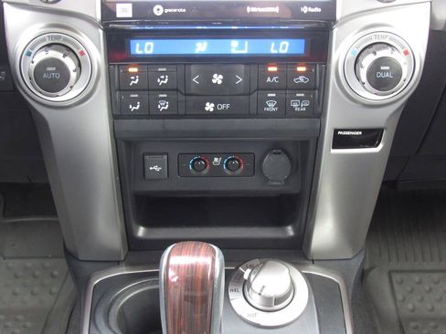 Used 2023 Toyota 4Runner Limited AWD/4WD image 31