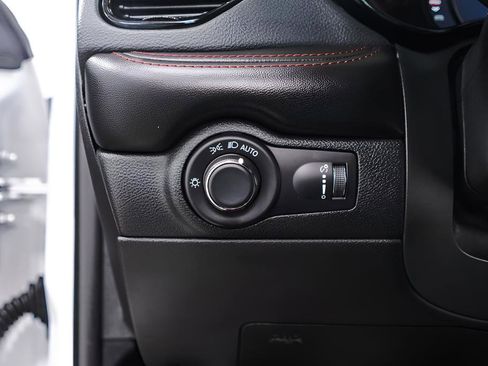 Used 2025 Dodge Durango R/T AWD/4WD image 22