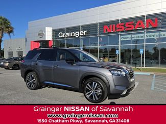 Used 2023 Nissan Pathfinder Platinum FWD video 1