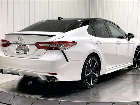 Used 2019 Toyota Camry XSE image 13