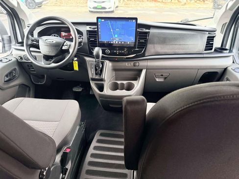 Used 2024 Ford Transit 350 XLT image 3